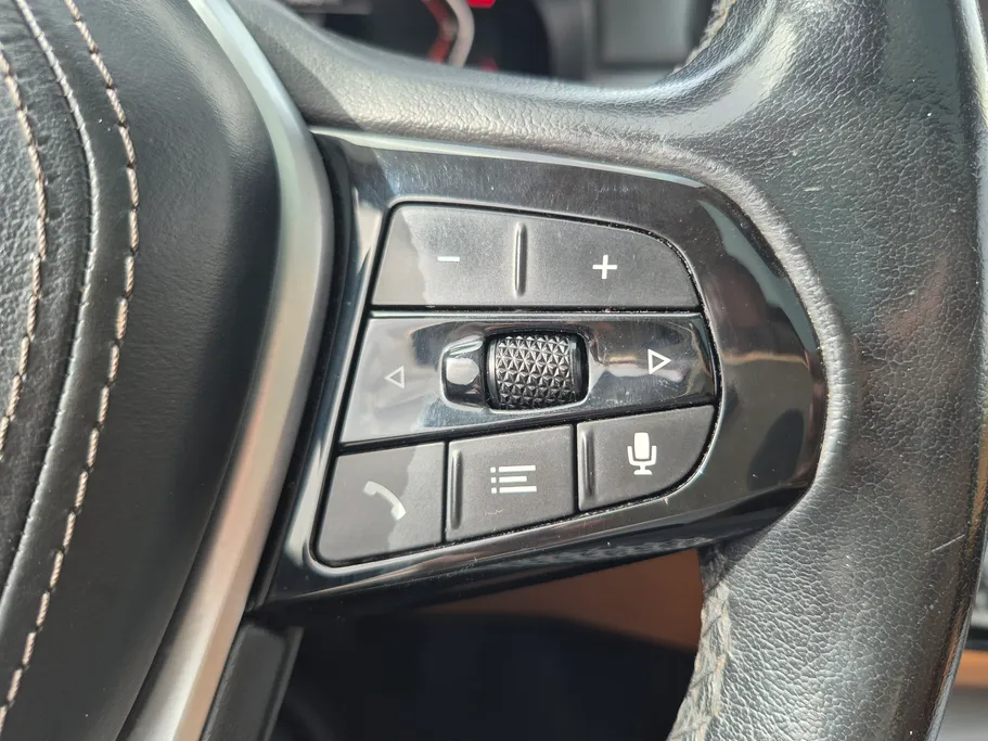 2023 BMW 5 Series 520i 