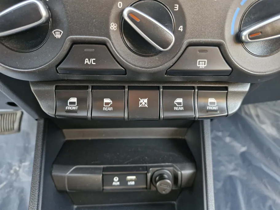 2024 Kia Pegas LX 