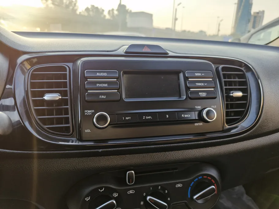 2024 Kia Pegas LX 