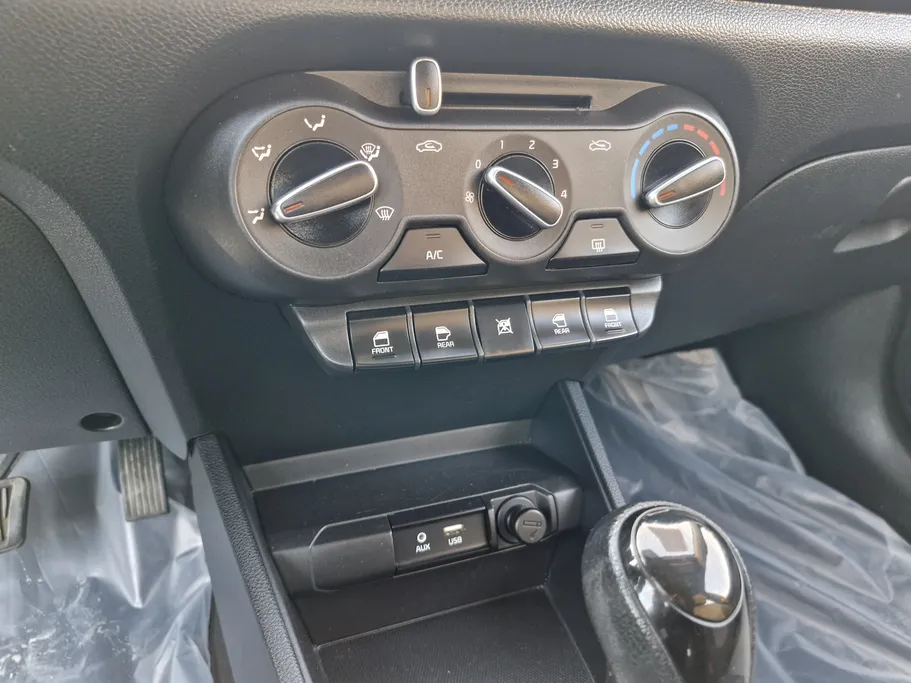 2024 Kia Pegas LX 