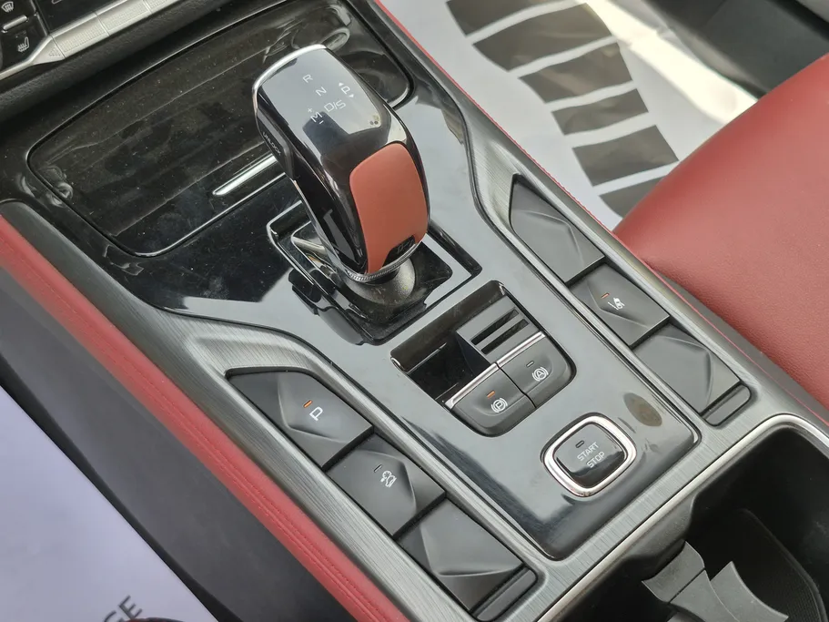 2022 FAW Bestune T77  