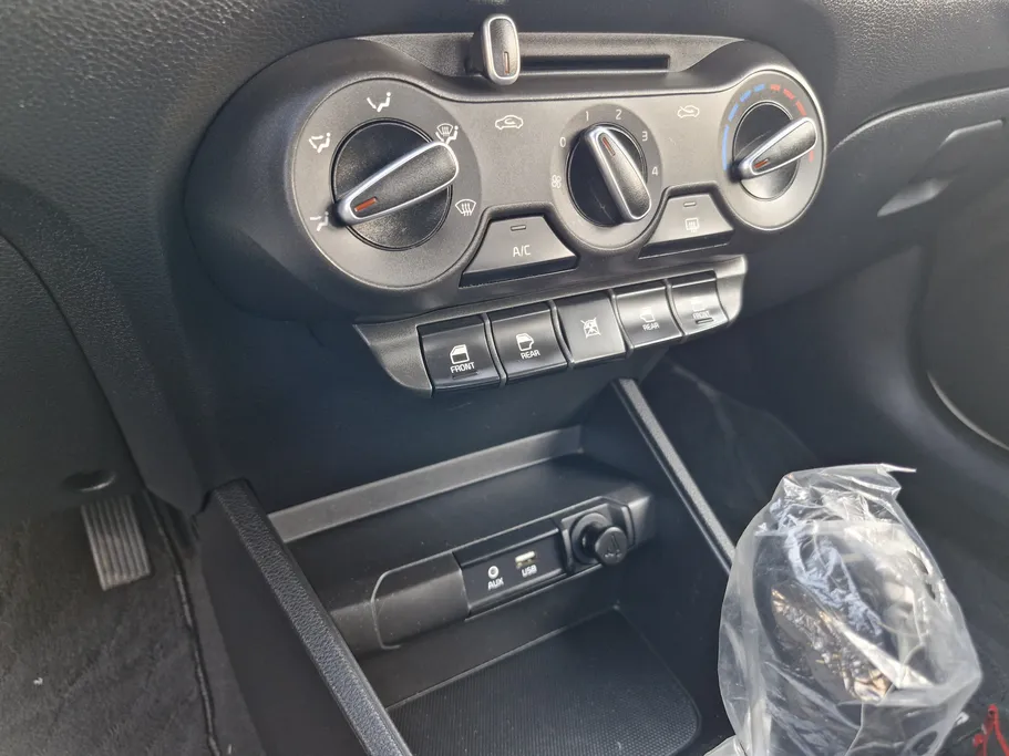 2024 Kia Pegas LX 