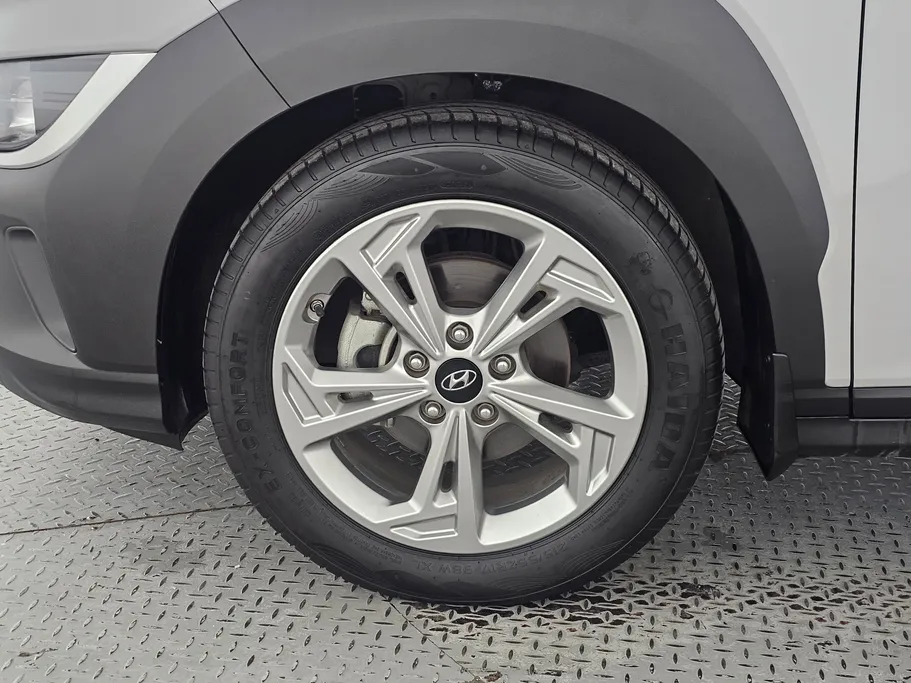 2023 Hyundai Kona SMART 
