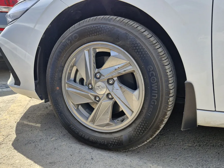 2024 Hyundai Elantra Fleet 