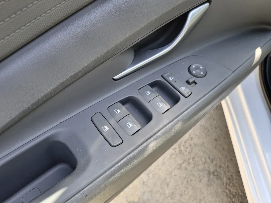 2024 Hyundai Elantra Fleet 