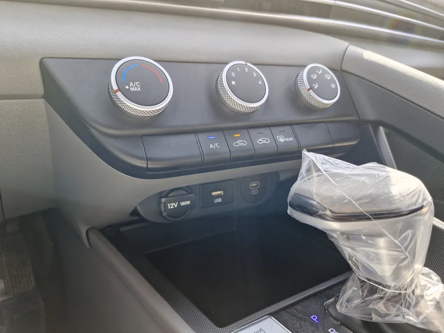 2024 Hyundai Elantra Fleet 