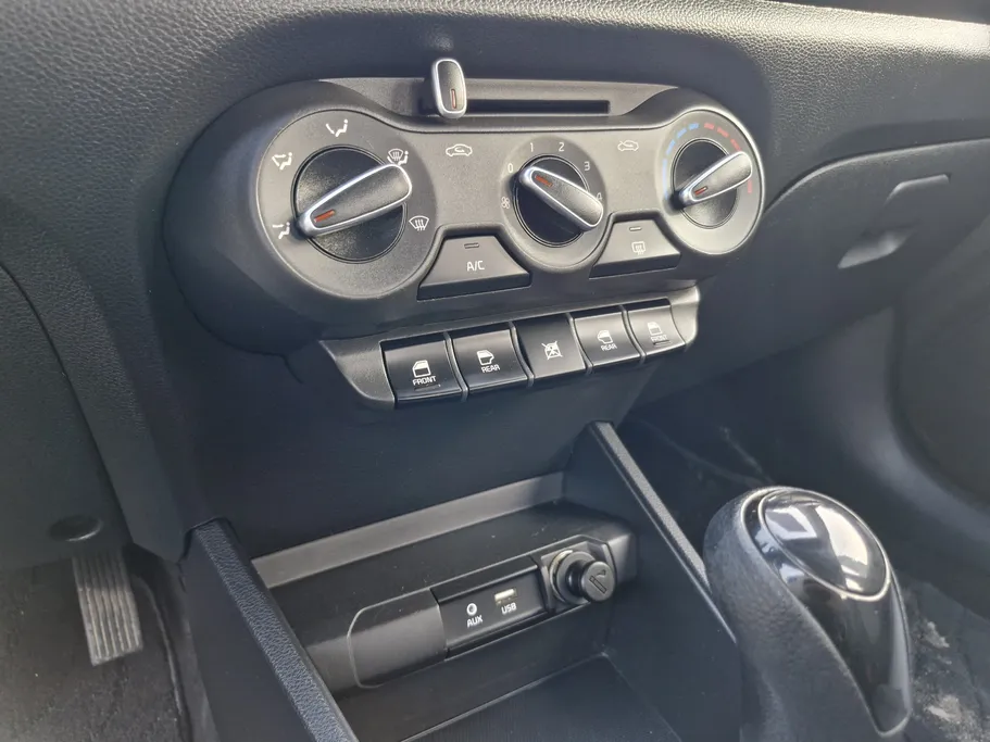 2024 Kia Pegas GL 