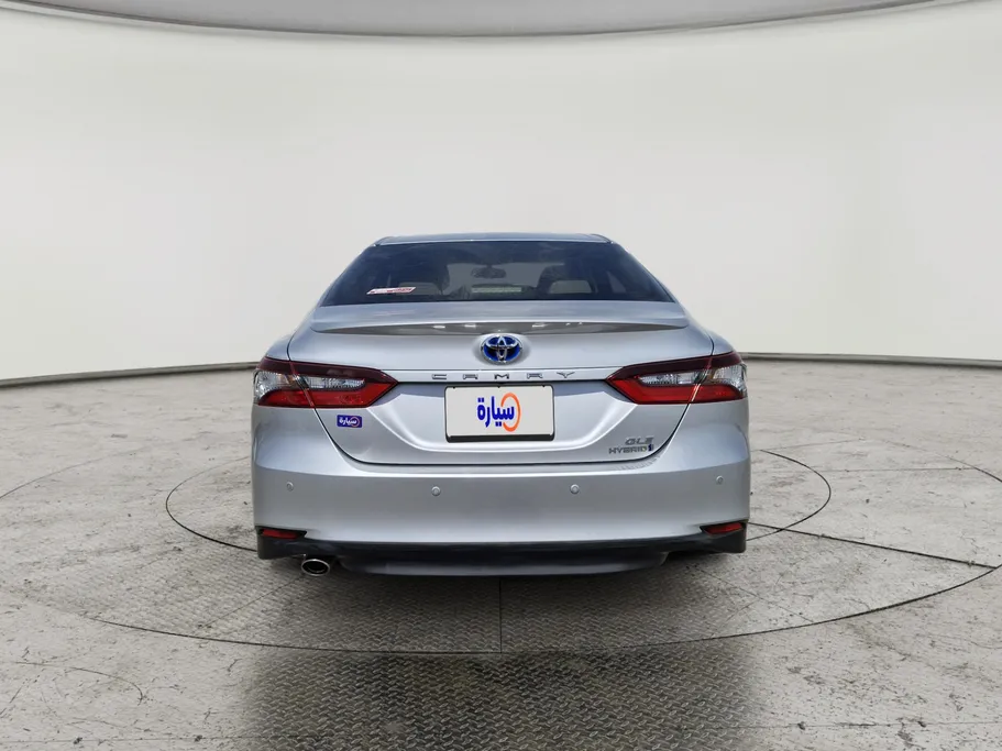 تويوتا كامري GLE HEV  2023