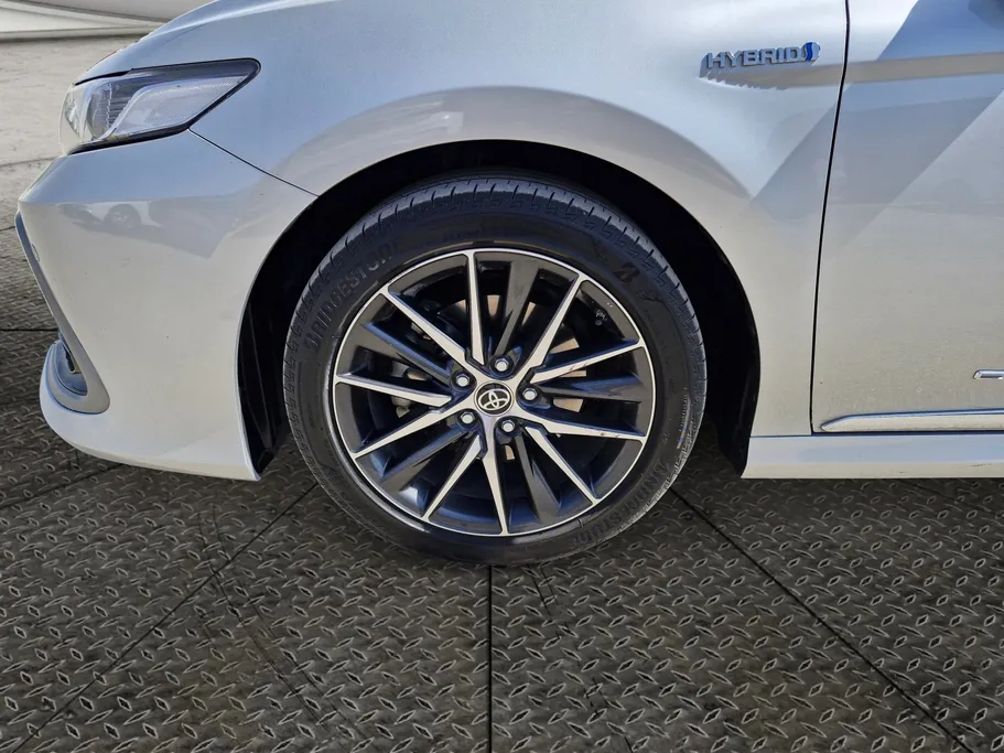 تويوتا كامري GLE HEV  2023