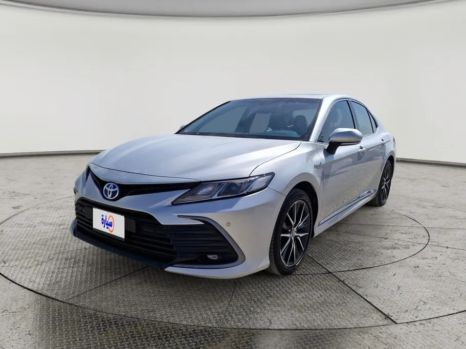 تويوتا كامري GLE HEV  2023