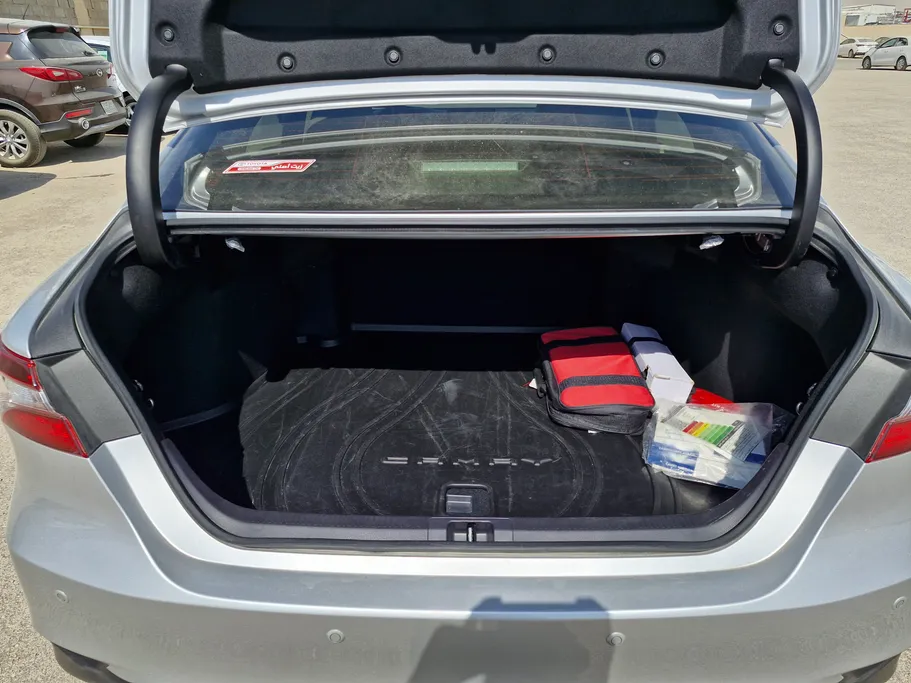 تويوتا كامري GLE HEV  2023