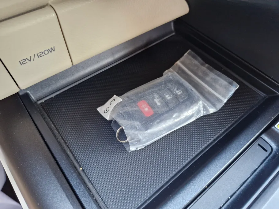 تويوتا كامري GLE HEV  2023