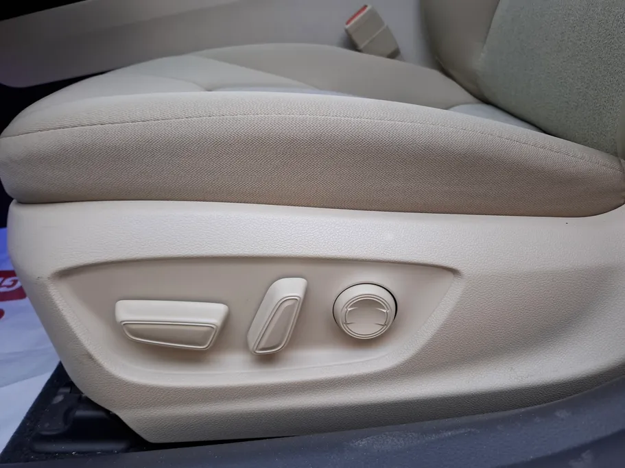 2023 Toyota Camry  GLE HEV  