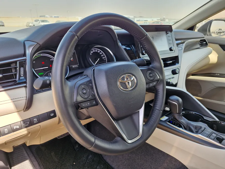 تويوتا كامري GLE HEV  2023