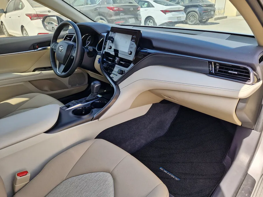 تويوتا كامري GLE HEV  2023