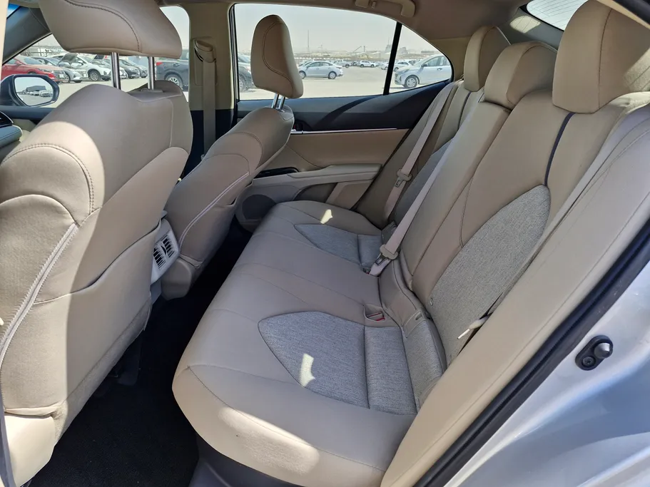 تويوتا كامري GLE HEV  2023