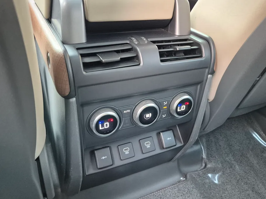 لاند روفر ديفندر HSE P400 2021 