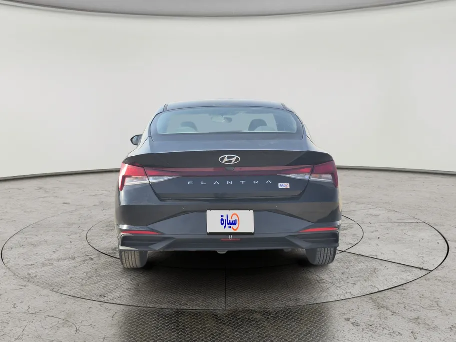 2023 Hyundai Elantra Smart 