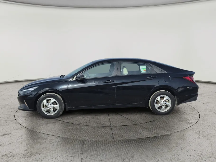 2023 Hyundai Elantra Smart 