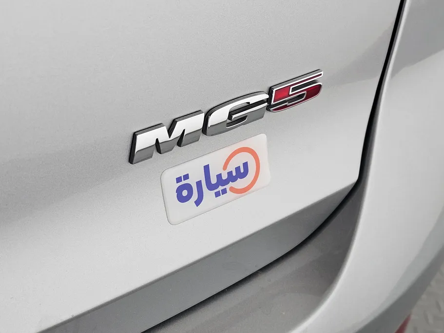 ام جي 5 LUX 2022 