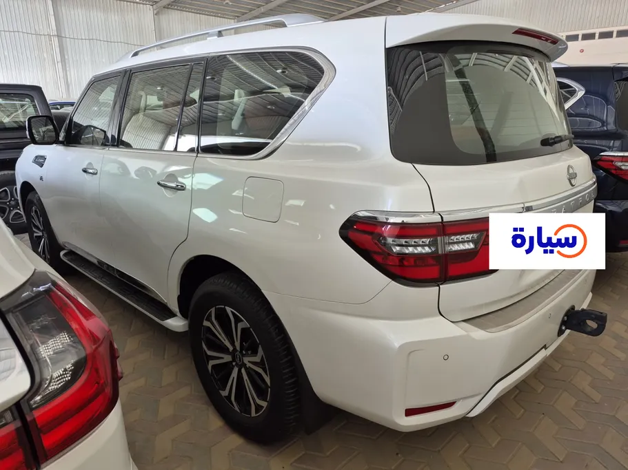 2023 Nissan Patrol Titanium 