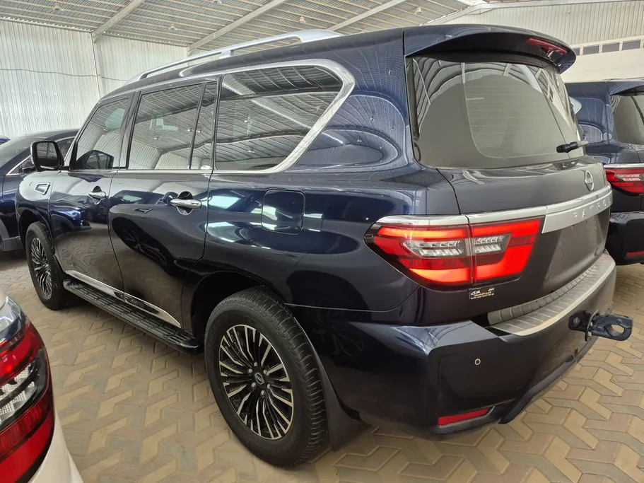 2023 Nissan Patrol Platinum 