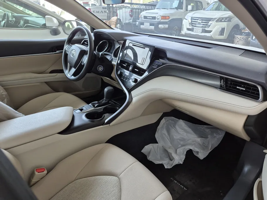 2022 Toyota Camry  LE 