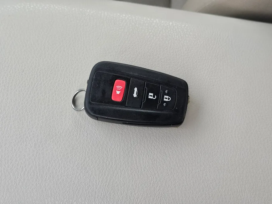 2020 Toyota Camry  LE 