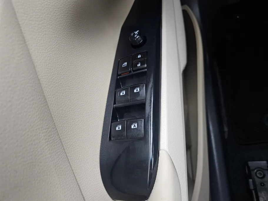 2020 Toyota Camry  LE 