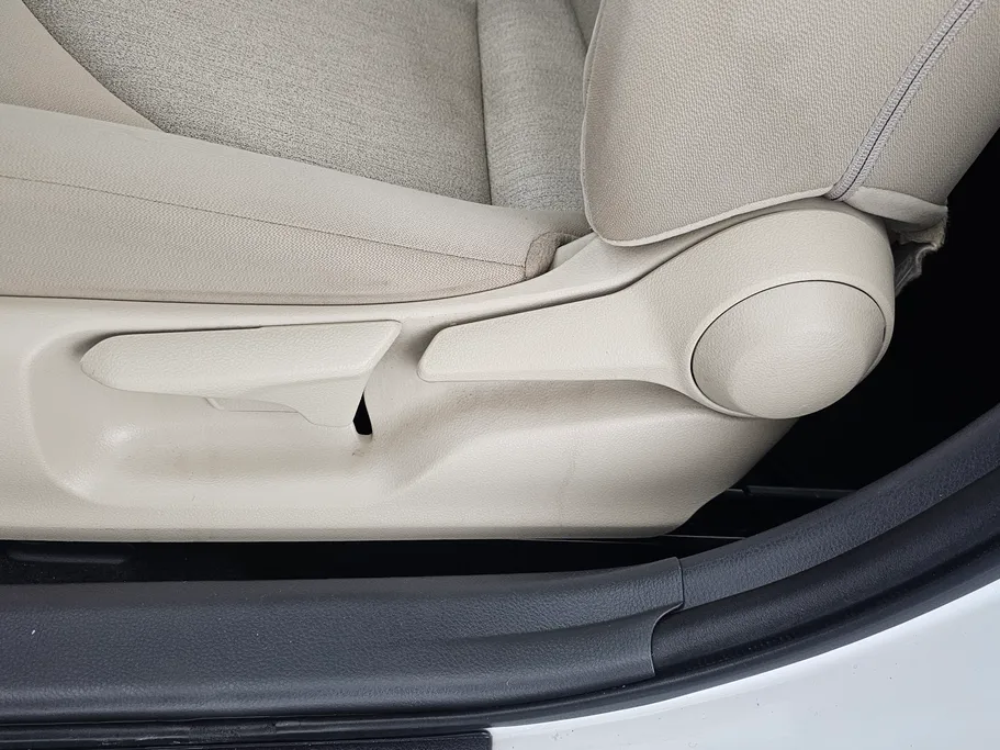 2020 Toyota Camry  LE 