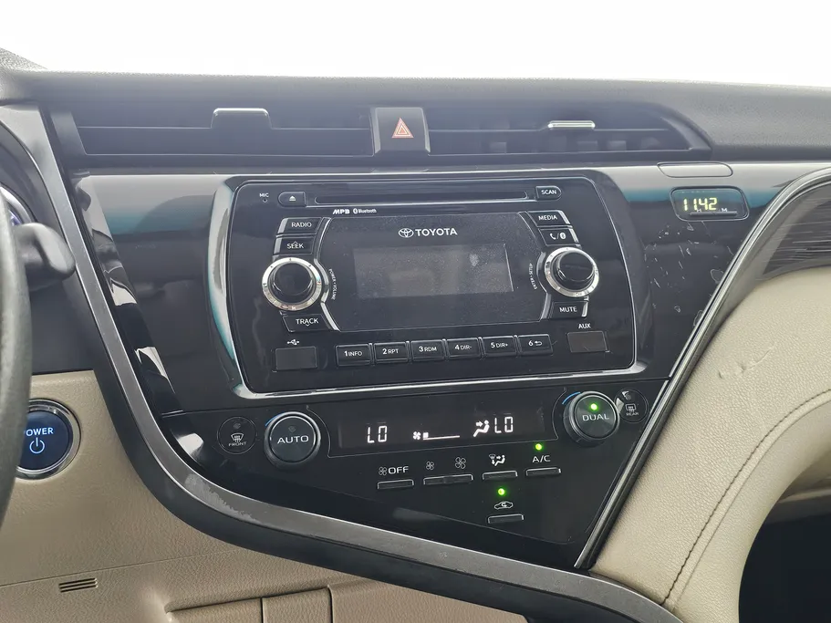 2020 Toyota Camry  LE 