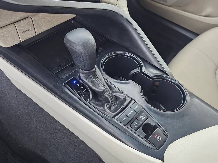 2020 Toyota Camry  LE 