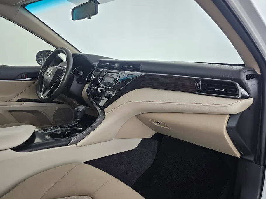 2020 Toyota Camry  LE 