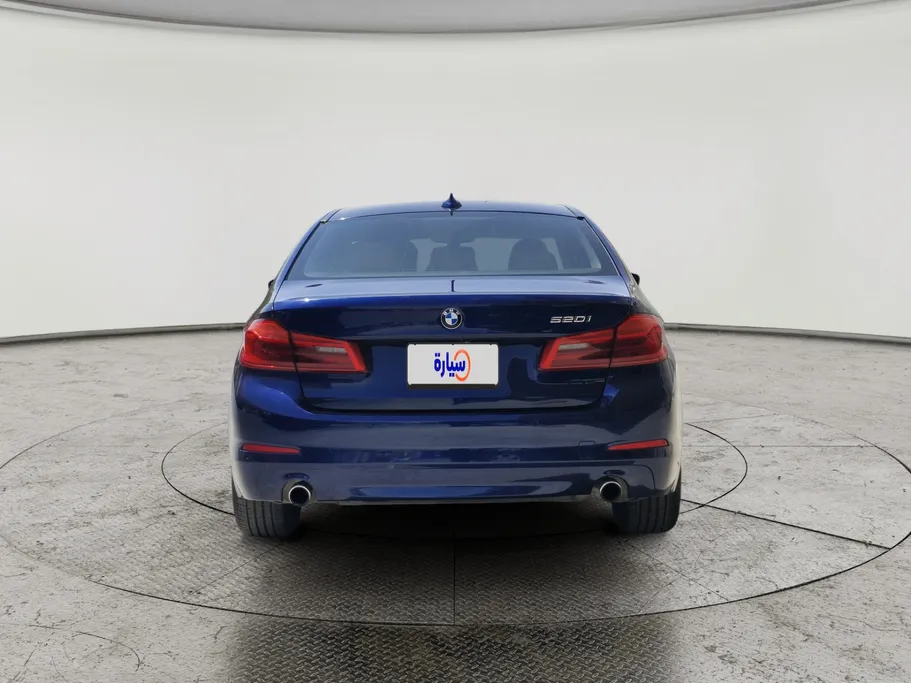 2018 BMW 5 Series 520i 