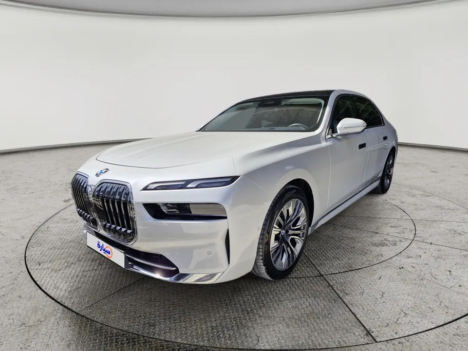بي ام دبليو الفئة السابعة 735i 2025 