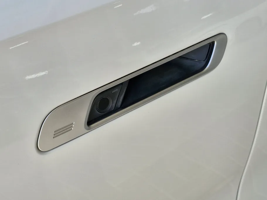 بي ام دبليو الفئة السابعة 735i 2025 