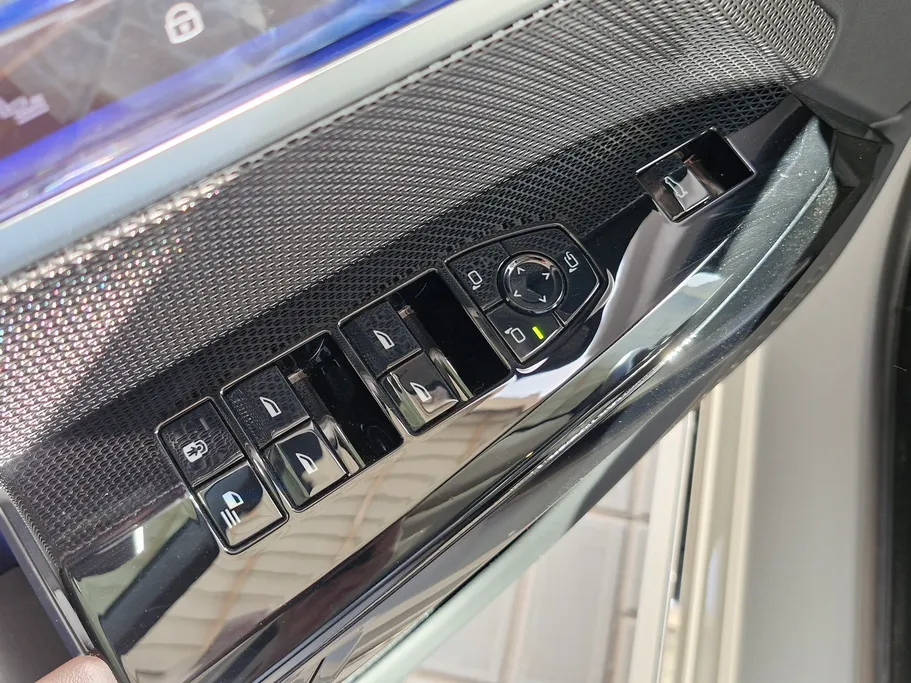 بي ام دبليو الفئة السابعة 735i 2025 