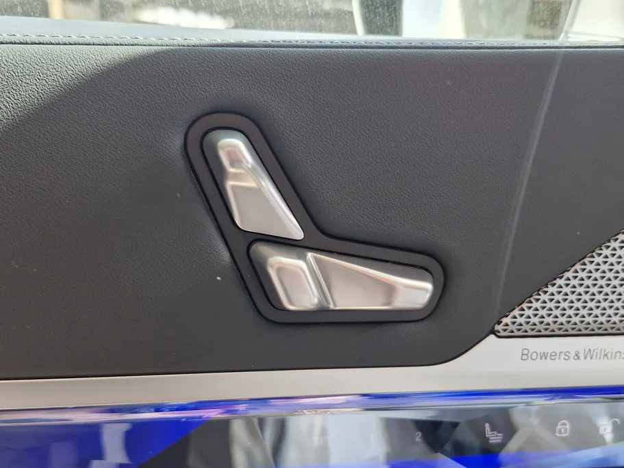 بي ام دبليو الفئة السابعة 735i 2025 
