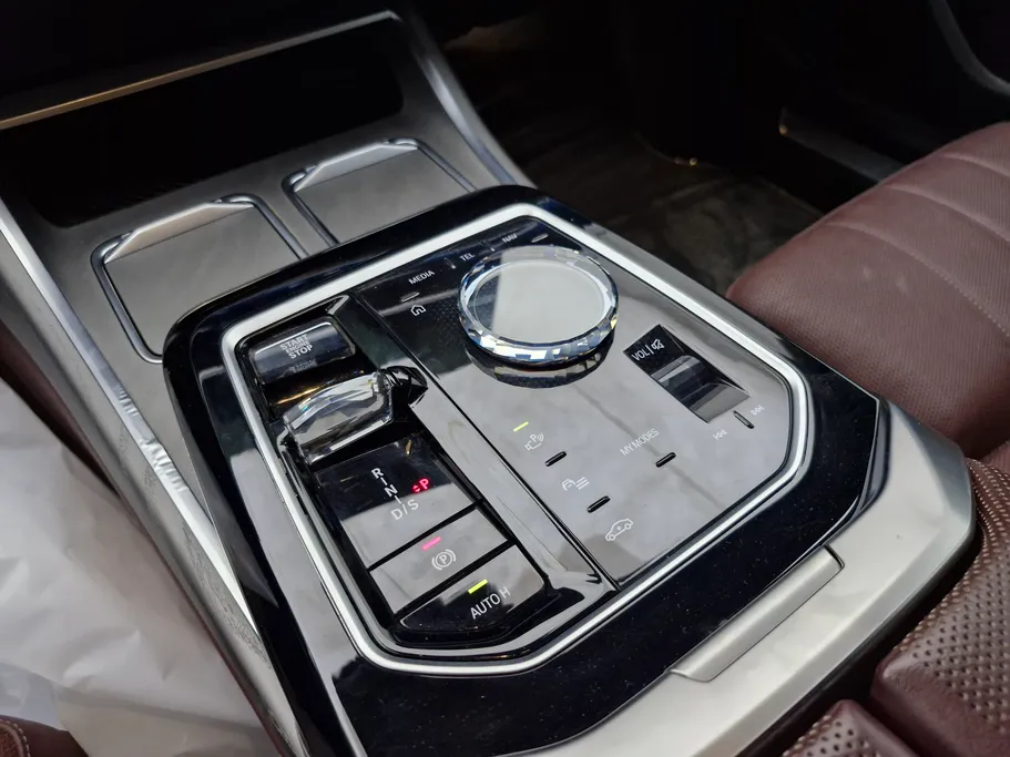 2023 BMW 7 Series 735i 