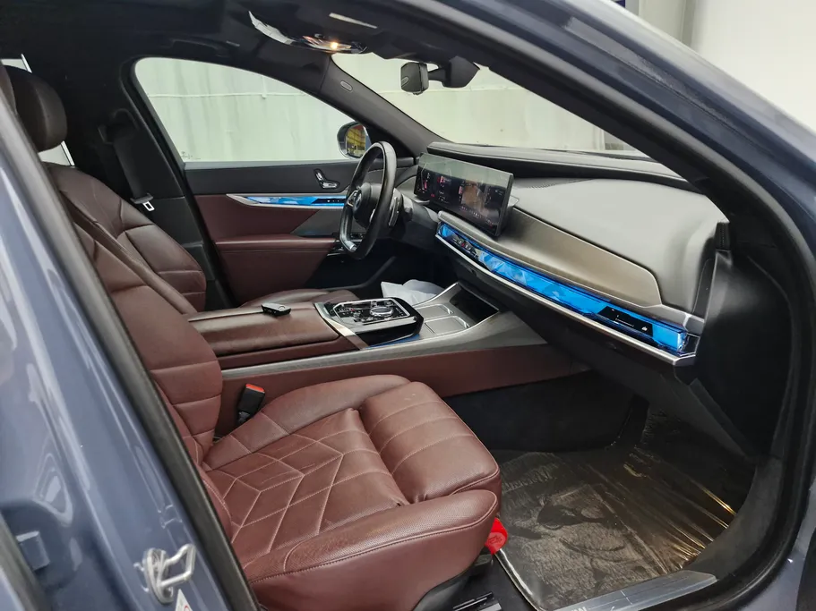 2023 BMW 7 Series 735i 