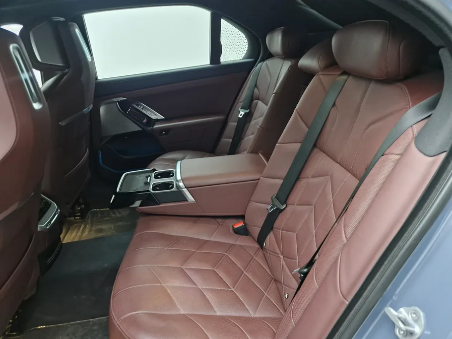2023 BMW 7 Series 735i 