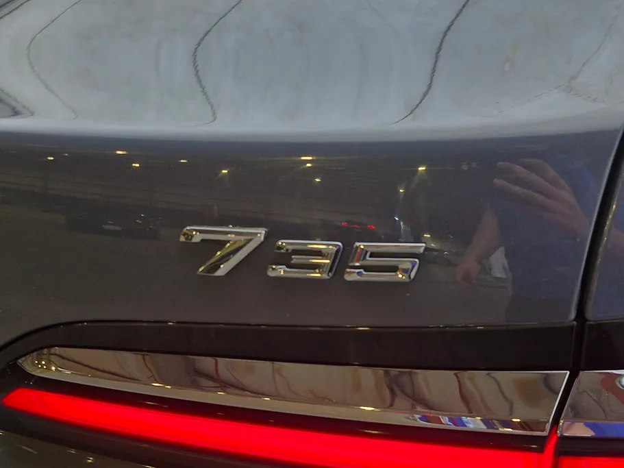 2023 BMW 7 Series 735i 