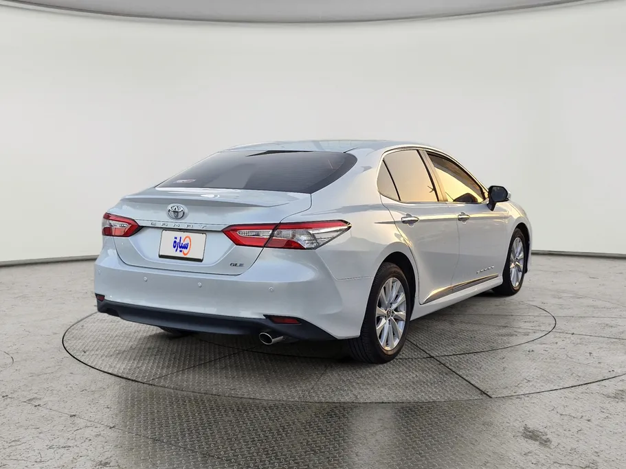 2020 Toyota Camry  GLE 