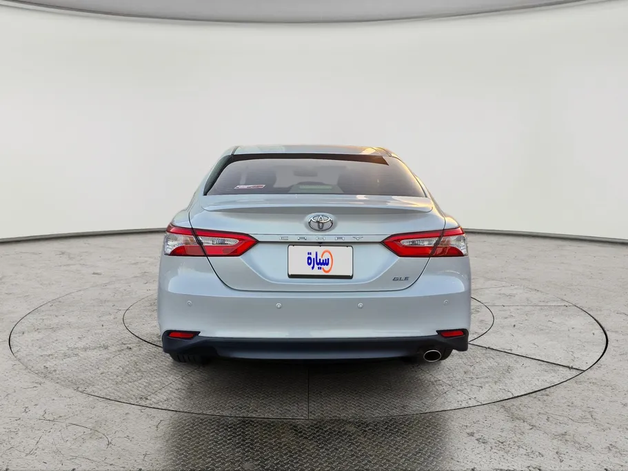 2020 Toyota Camry  GLE 