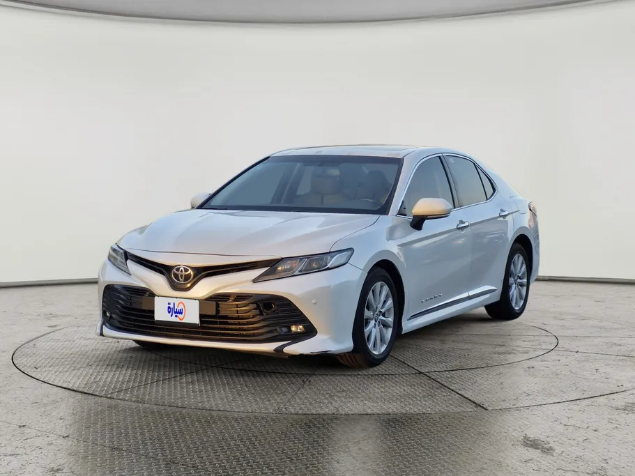 2020 Toyota Camry  GLE 