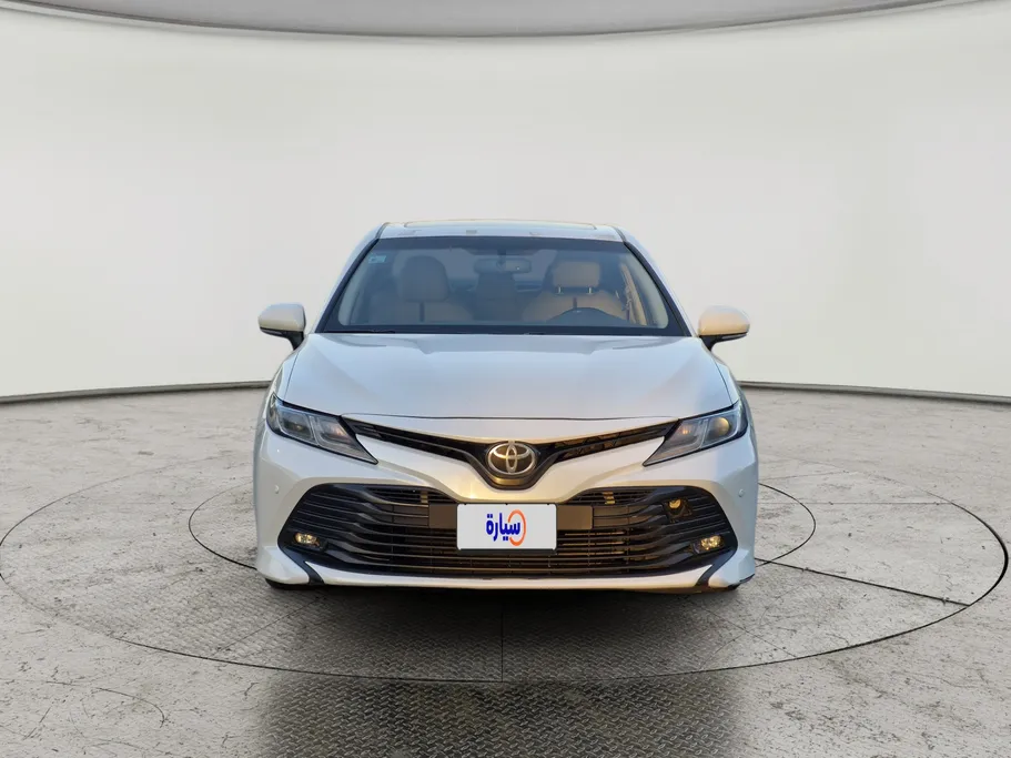 2020 Toyota Camry  GLE 