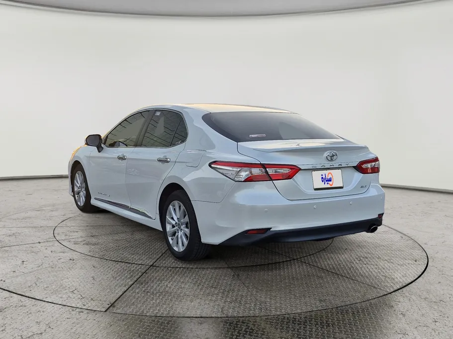 2020 Toyota Camry  GLE 