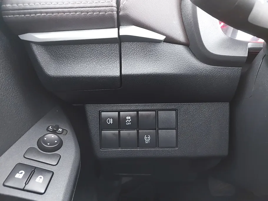 2023 Toyota Yaris  Y 