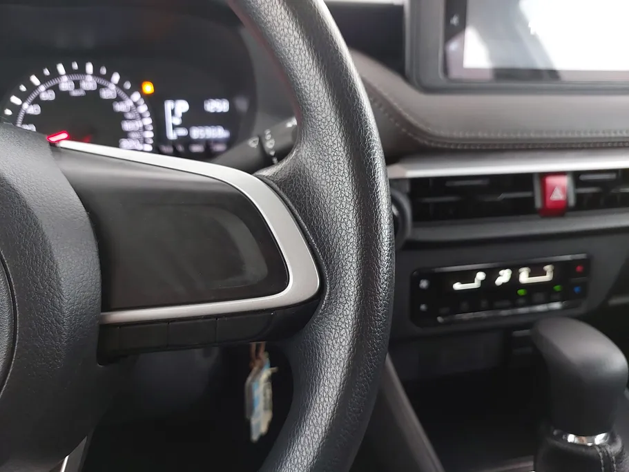 2023 Toyota Yaris  Y 