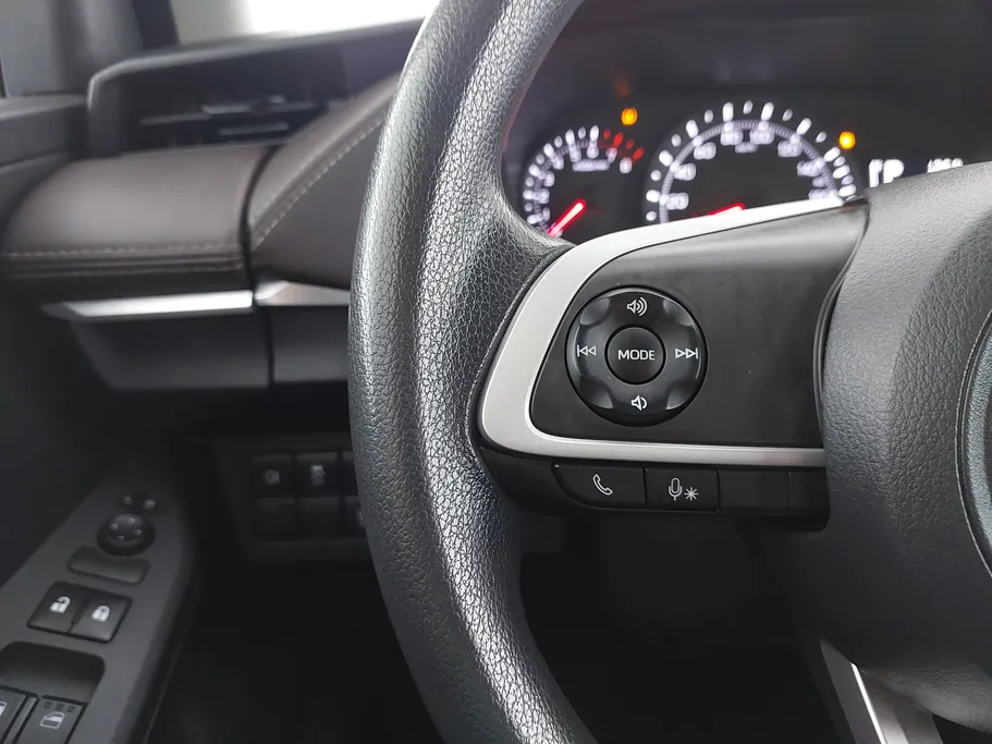 2023 Toyota Yaris  Y 